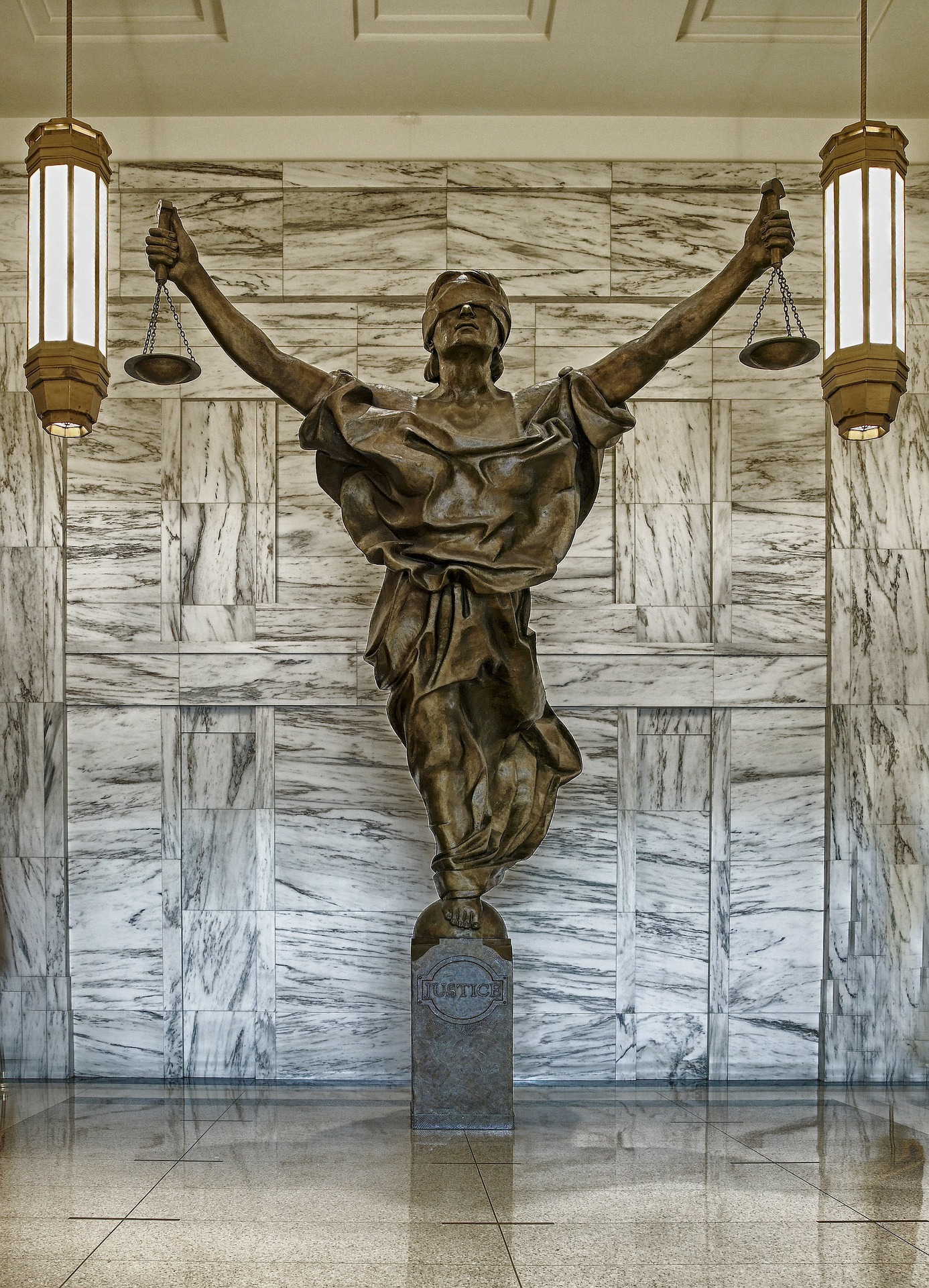 figure-of-justice-237109_1920